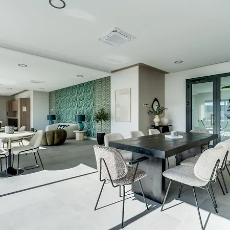 Luxe 6-persoons Met Grote Tuin In Oasis 325 *